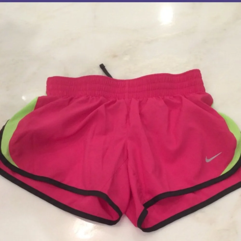 Nike Dri-Fit T-shirt and Short-Size Large - Picture 4 of 6